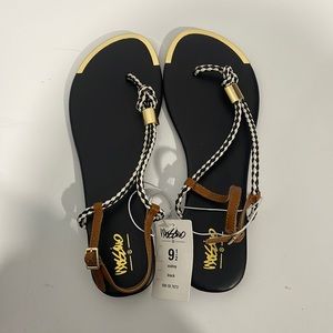 Mossimo size 9.5 sandals